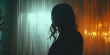 女人最大的过错是什么歌？