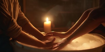 男友叫女友洗脚，这背后究竟意味着什么？