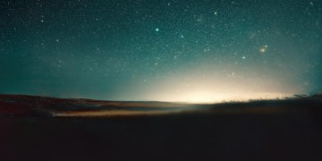 大大星星对我笑是什么歌？