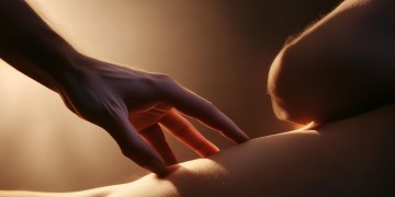男友触摸身体时，究竟会带来怎样的感觉？