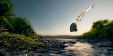 哪首歌里唱到了扔个石头手就会疼？